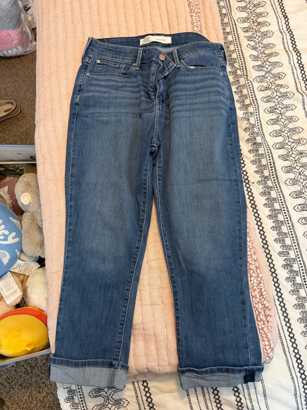 Women's Boyfriend Jeans in Mid Blue Wash